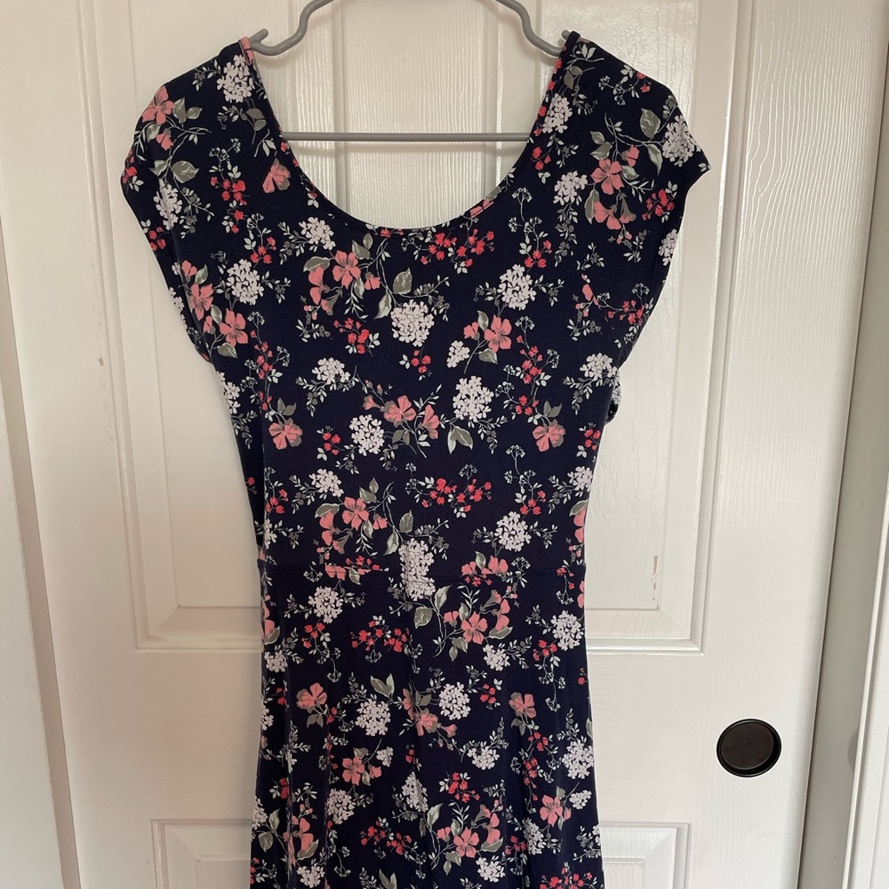 SO Scoop Neck Floral Dress, Criss Cross Open Back, Size XL